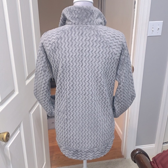 β¨NEW!β¨ Soft Embossed Pile Jacket - Picture 4 of 8